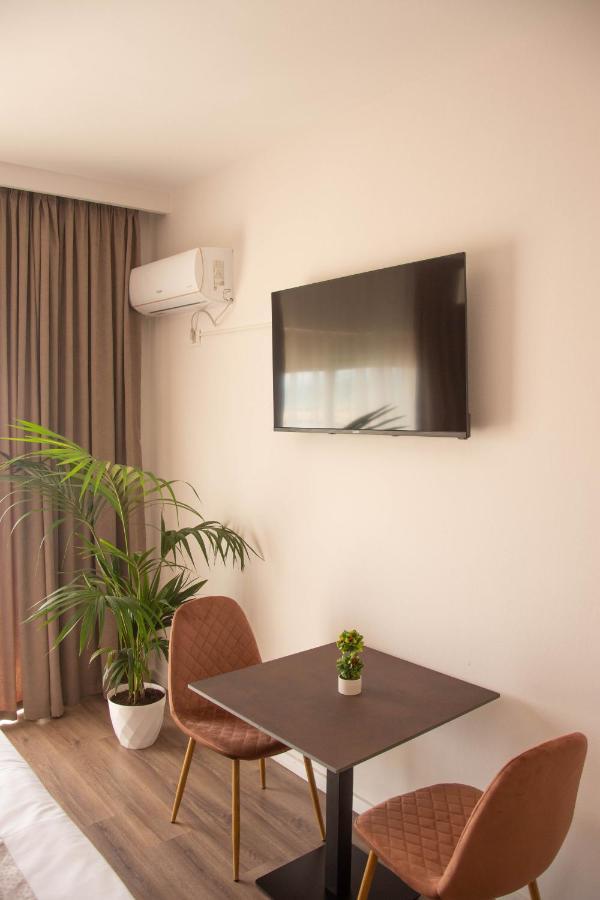 Wave Beachfront Apartments Durres Exterior photo
