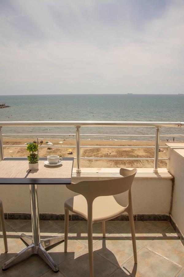 Wave Beachfront Apartments Durres Exterior photo