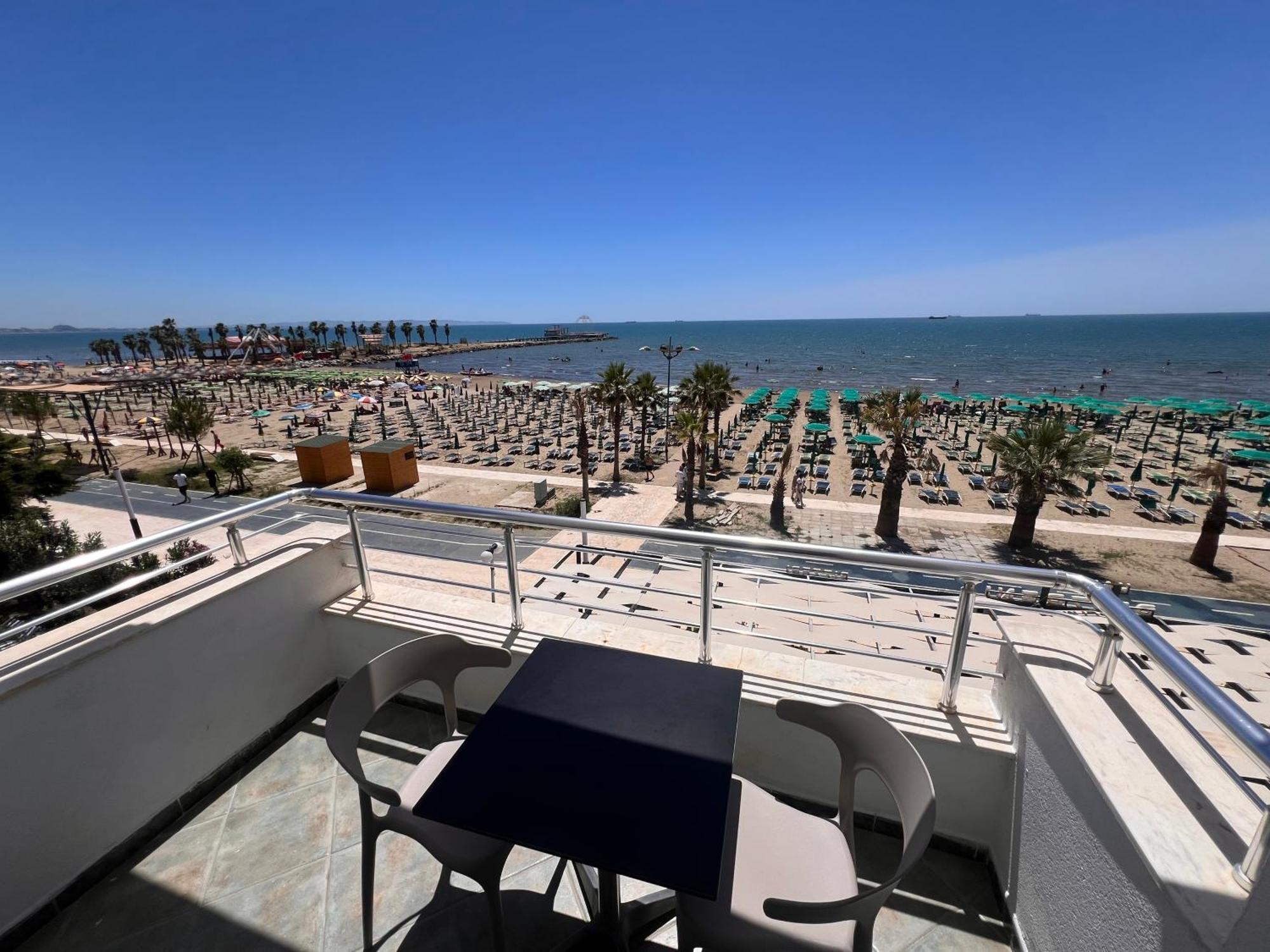 Wave Beachfront Apartments Durres Exterior photo